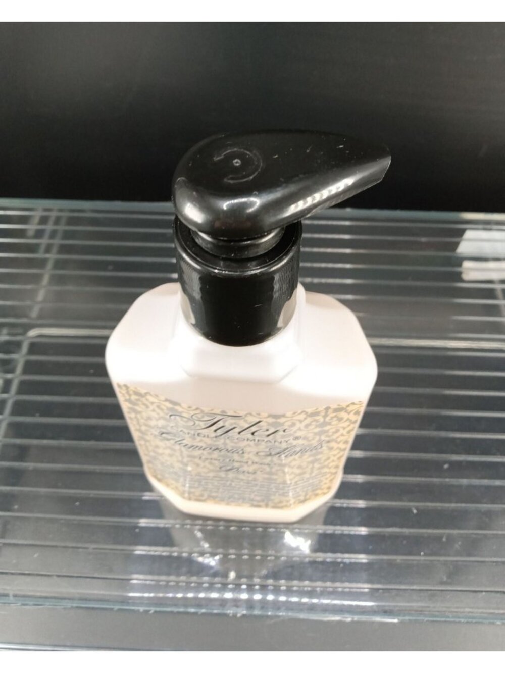 Tyler Candle Company Glamorous Hands Diva Luxury Hand Wash 8 Oz - Picture 2 of 6